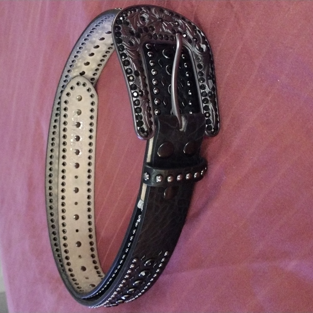 Beautiful Western  Style.  Leather Studded Belts With Black Crystal Stones EUC